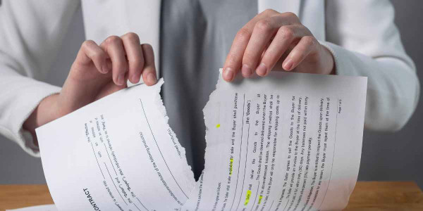 blog-Mutuelle-Just-mutuelle_resilier_contrat_femme_arrache_contrat