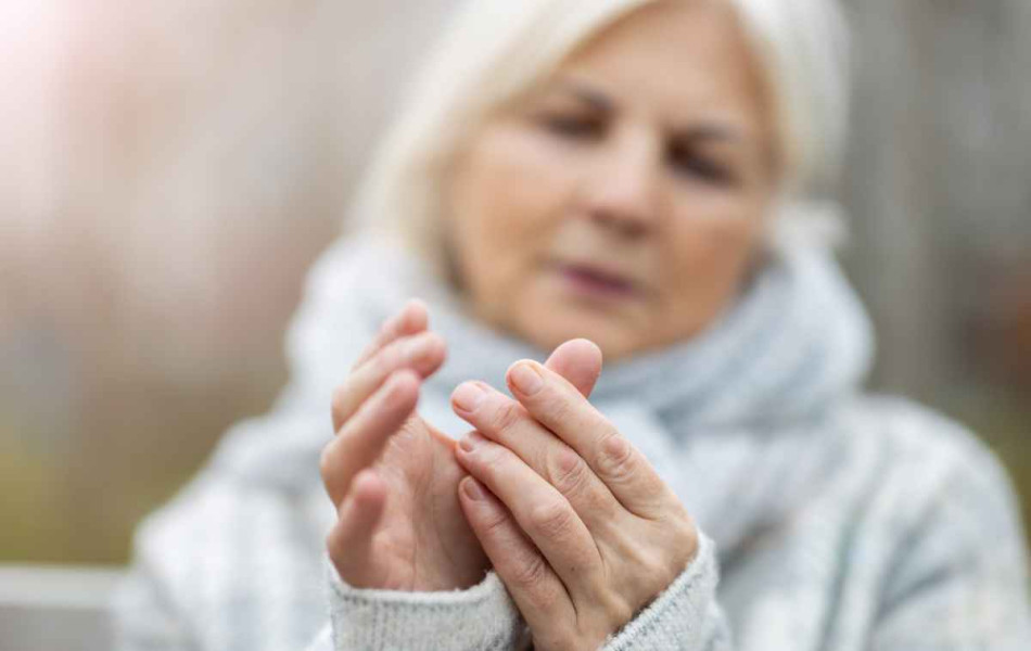 blog-Mutuelle-Just-bien-etre_mains_froides_femme